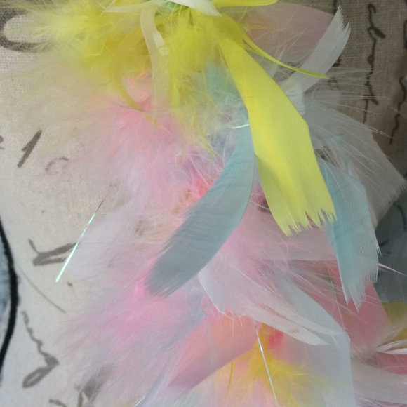 Feather multicolor cluster boa necklace scarf wrap - Picture 3 of 3